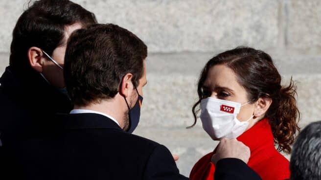 El líder del PP, Pablo Casado y la presidenta de la Comunidad de Madrid, Isabel Díaz Ayuso a su llegada al acto institucional celebrado con motivo de 43 aniversario de la Constitución