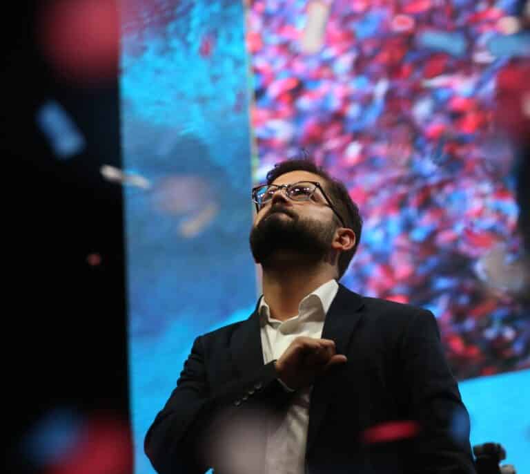 Chile da un giro a la izquierda y por el cambio generacional: Boric, presidente