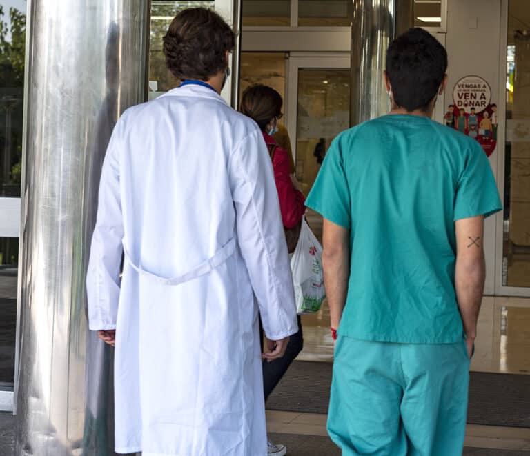 El nuevo fármaco de AstraZeneca, Evusheld, aprobado por la FDA es efectivo contra la nueva variante ómicron