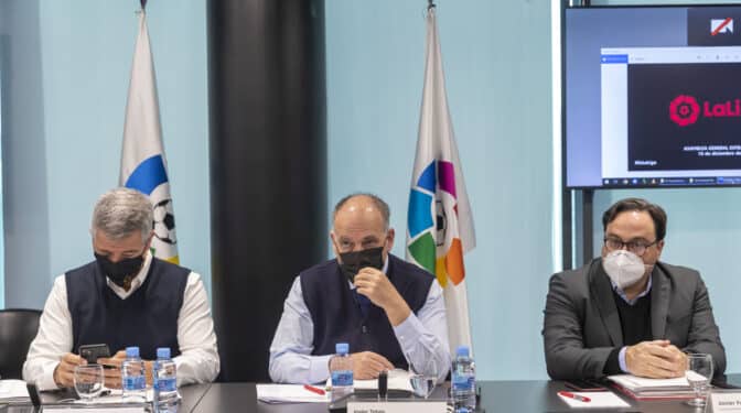 La asamblea de LaLiga no cierra la guerra entre Tebas y Florentino, que suma dos equipos más a su tesis