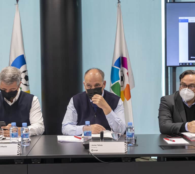 La asamblea de LaLiga no cierra la guerra entre Tebas y Florentino, que suma dos equipos más a su tesis