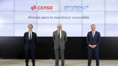 Cepsa y Endesa compartirán sus puntos de recarga en el coche eléctrico
