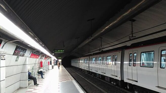 Estacion-metro-Urgell Vías del metro de Urgell, en Barcelona