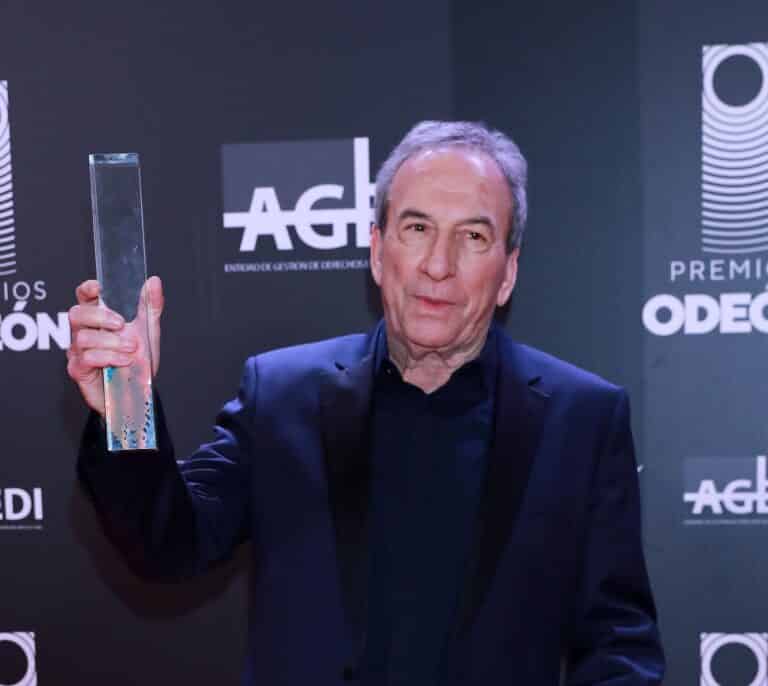 José Luis Perales: "Me bajaría del escenerio y abrazaría a la gente"