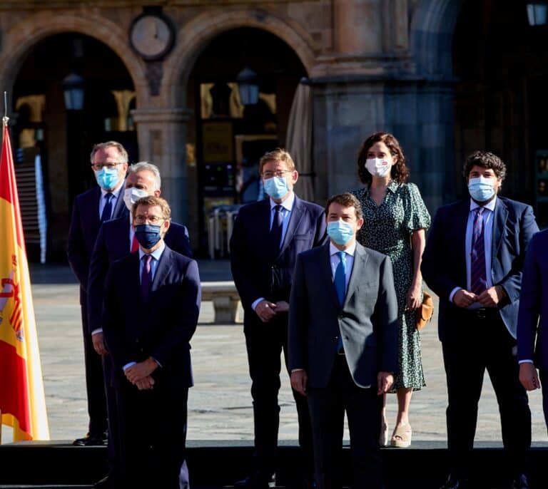 El Gobierno afronta entre un caos de restricciones la reunión clave sobre la gran ola de Navidad