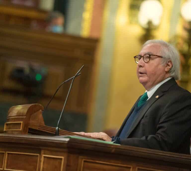 Dimite el ministro de Universidades, Manuel Castells