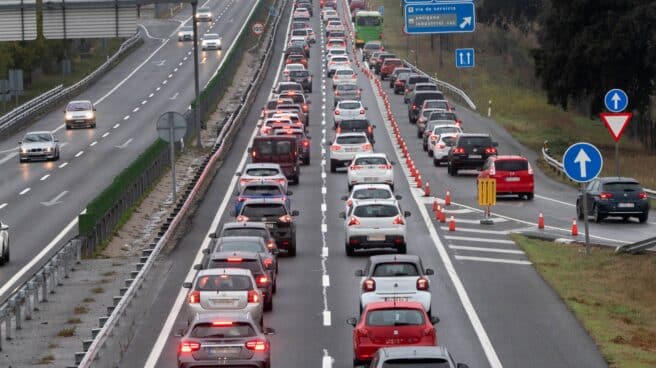 Tráfico en la carretera A-1, a 29 de octubre de 2021, en Madrid (España).