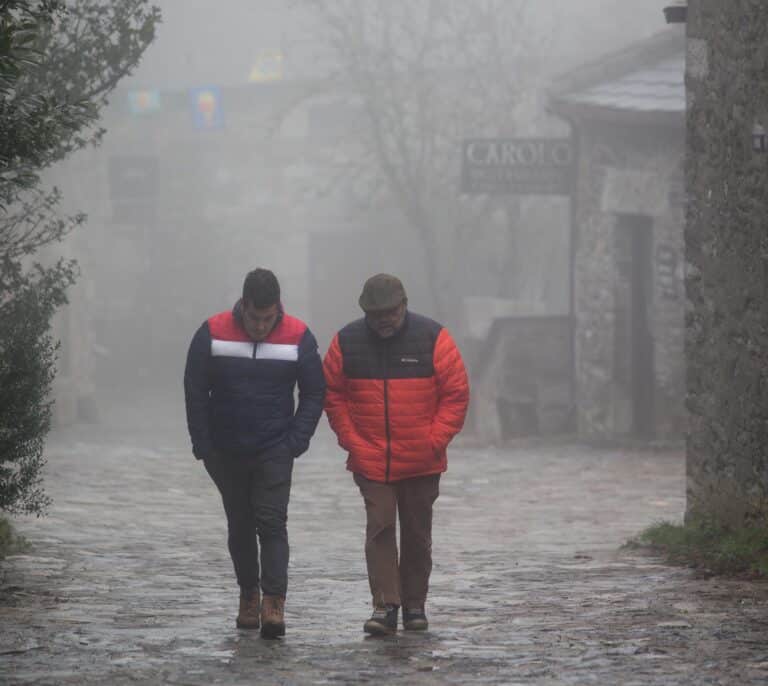 La niebla pondrá mañana en riesgo a seis provincias y soplará viento fuerte en Galicia y el golfo de Cádiz