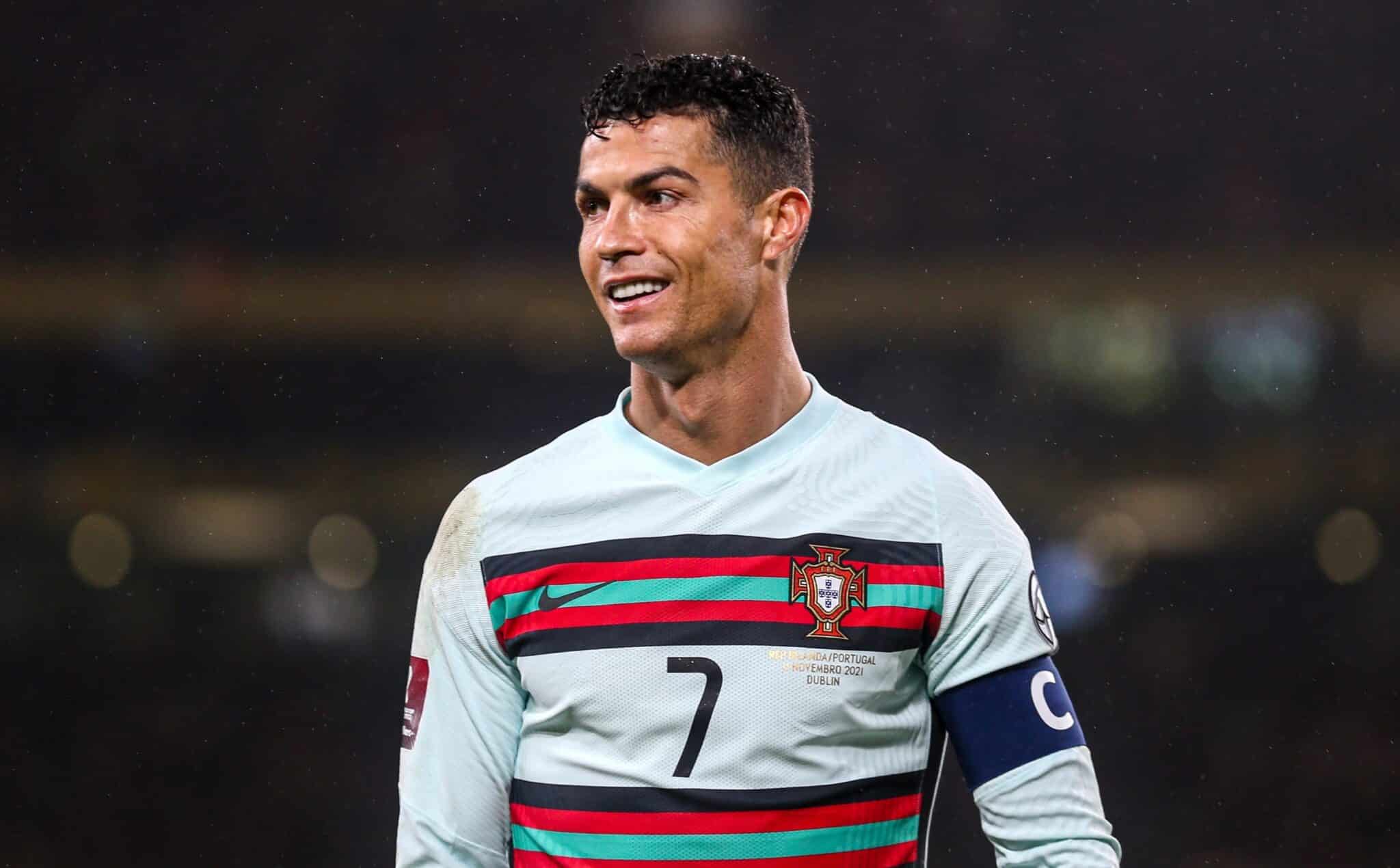 Cristiano Ronaldo dona firmada para subasta solidaria por La Palma