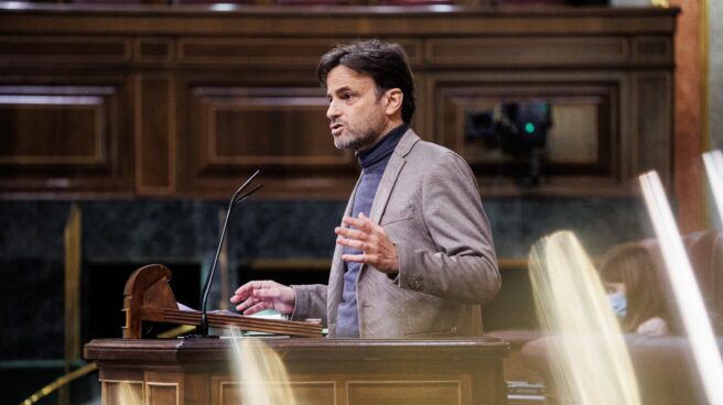 El presidente del grupo de Unidas Podemos en el Congreso, Jaume Asens, interviene en una sesión plenaria en el Congreso de los Diputados