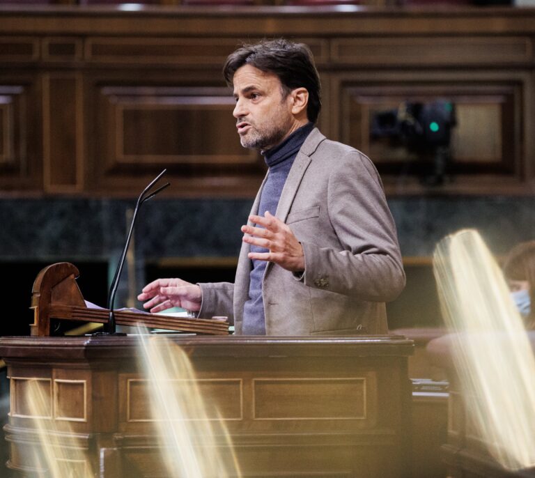 Unidas Podemos pide que la calle empuje para poder cambiar la Constitución