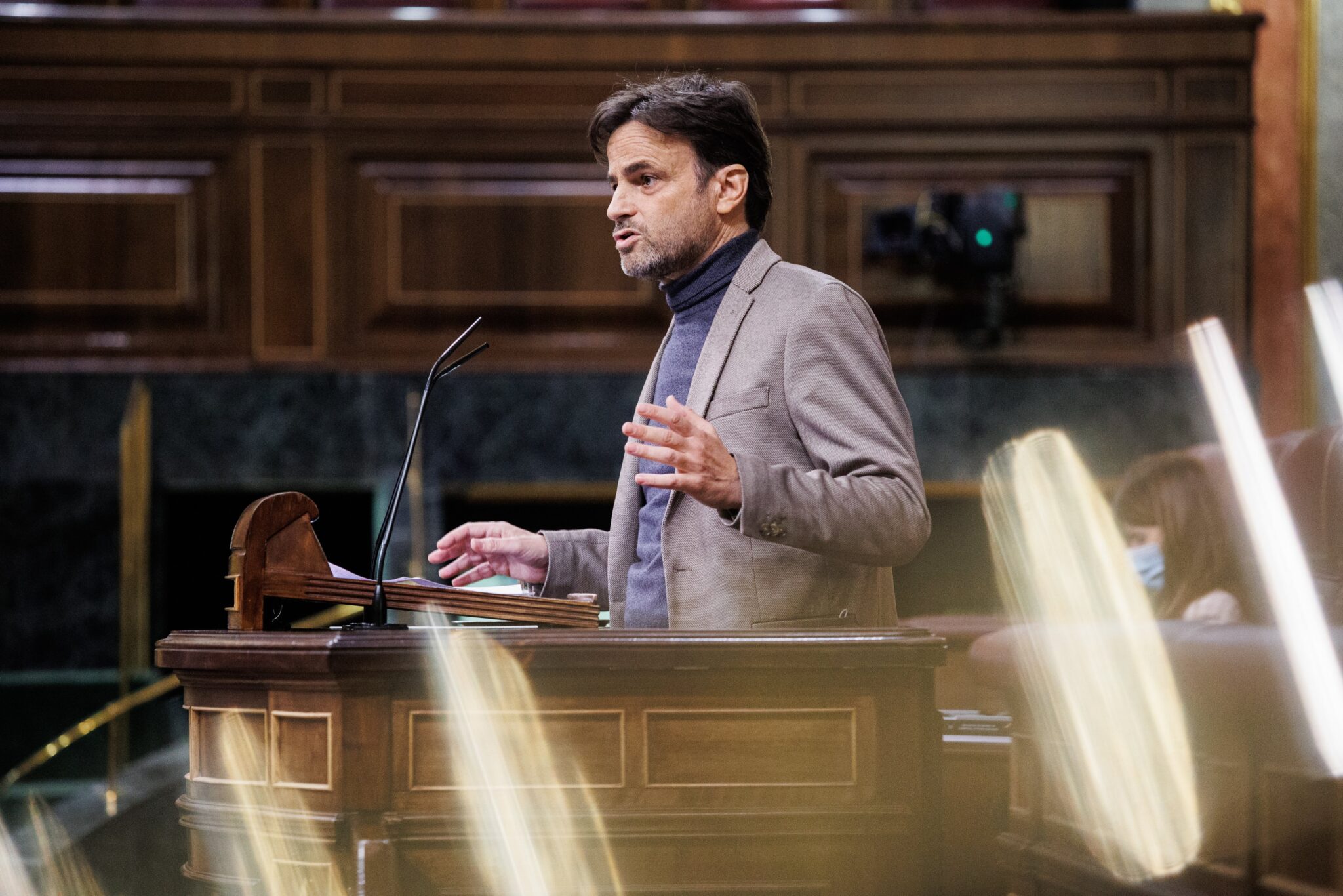 El presidente del grupo de Unidas Podemos en el Congreso, Jaume Asens, interviene en una sesión plenaria en el Congreso de los Diputados