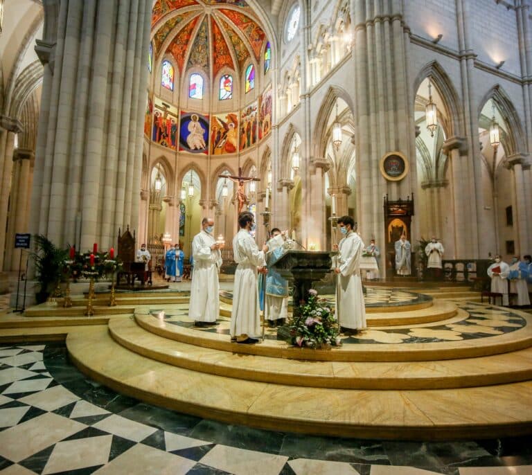 La Iglesia española pide que se remitan a todas las diócesis el informe de abusos presentado al Vaticano