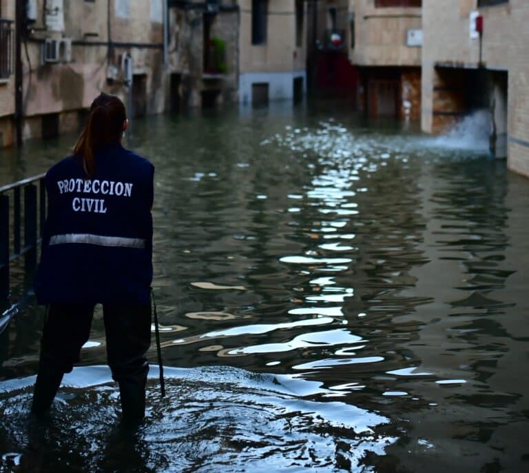 El temporal deja dos muertos a su paso por la Península y cuantiosos daños materiales