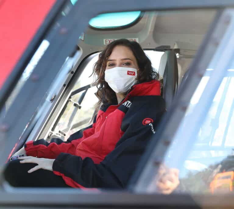 Ayuso endurece el pulso contra Génova y se opone a que se cancelen las cenas navideñas del PP