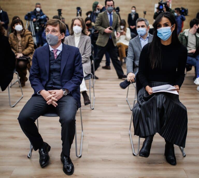 Almeida ha acertado, Mañueco todavía no