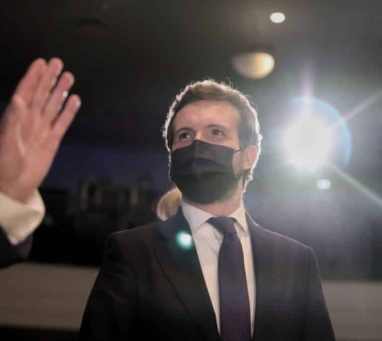 Casado confía en las encuestas en el segundo aniversario de la legislatura: "El cambio es imparable"