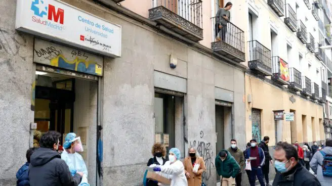 España suma 50.000 contagios pero sigue la estabilidad total en los hospitales y las UCI