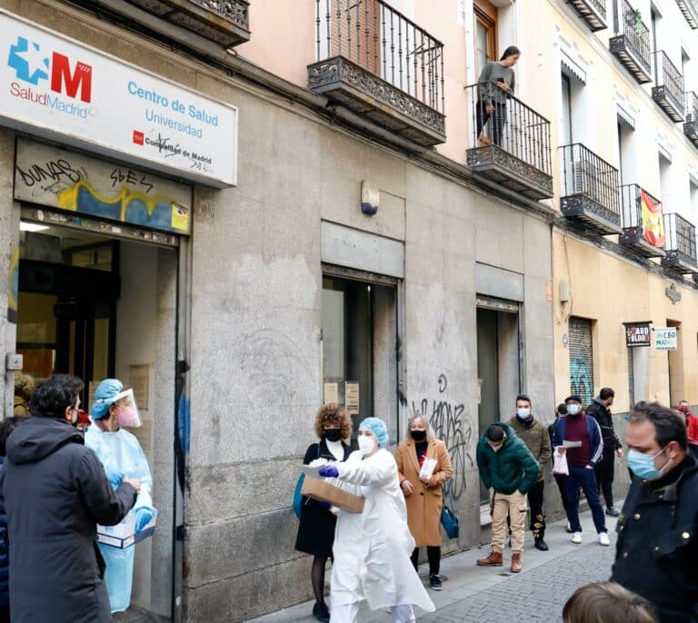 Uno de cada seis pacientes tuvo que esperar más de 10 días para ver a su médico de familia