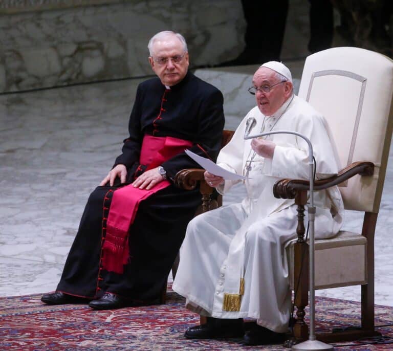 El Vaticano suspenderá el sueldo a los trabajadores que se ausenten por no estar vacunados