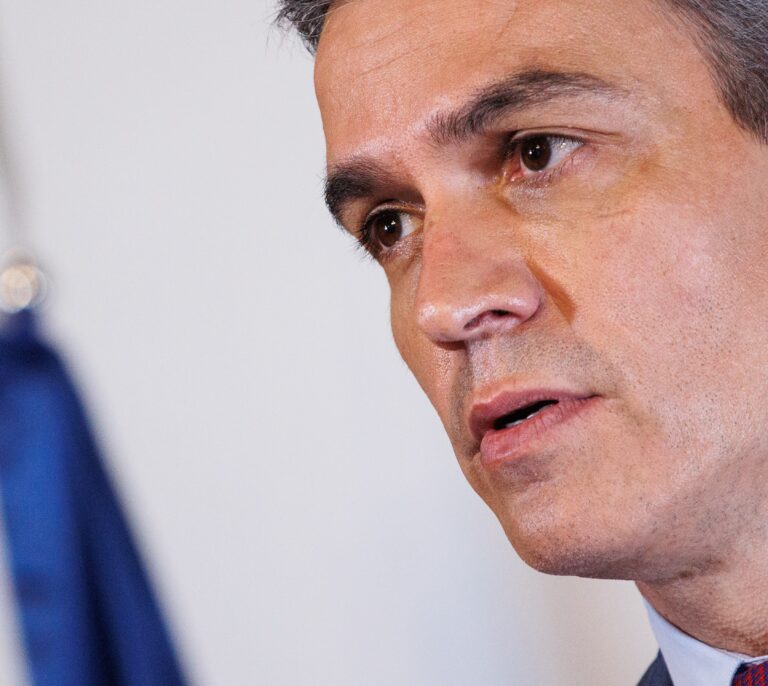 Sánchez transmite el "orgullo y agradecimiento" al Ejército y reconoce su labor en Afganistán