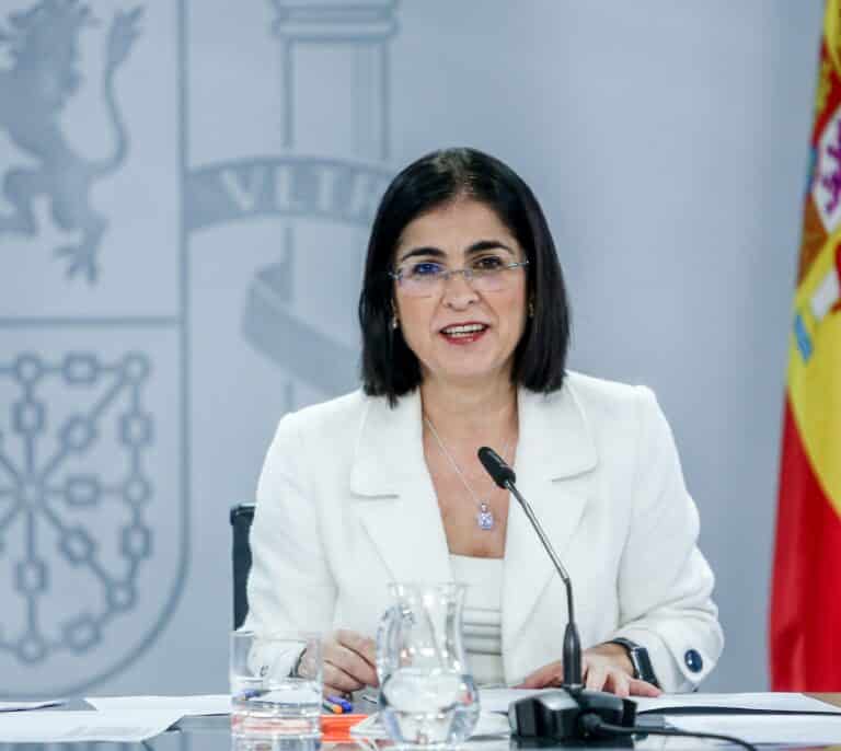 El Gobierno extiende 'sine die' el uso de la mascarilla en la calle: "Hasta que la situación mejore"