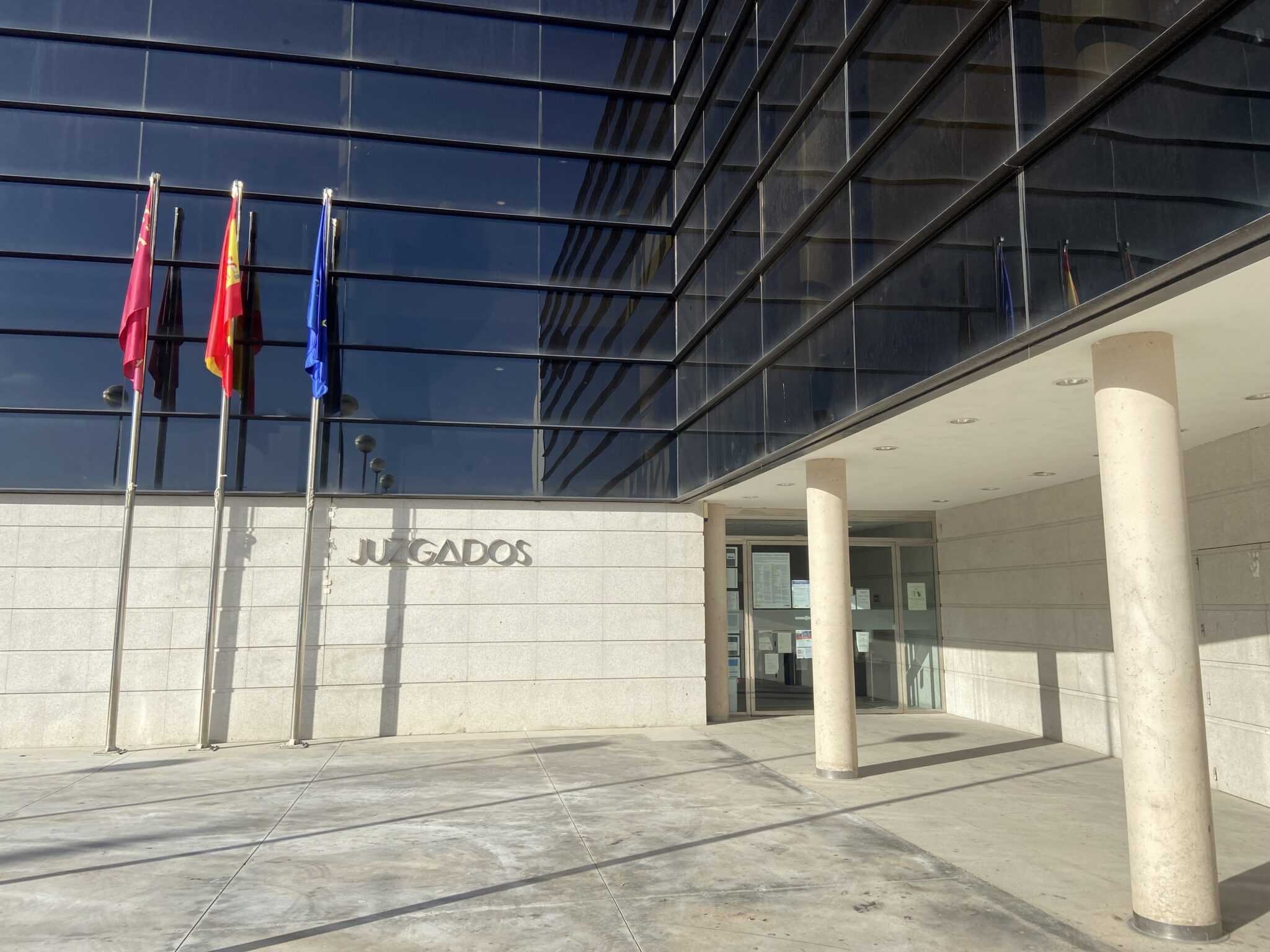 Entrada a los Juzgados de Cieza en Murcia