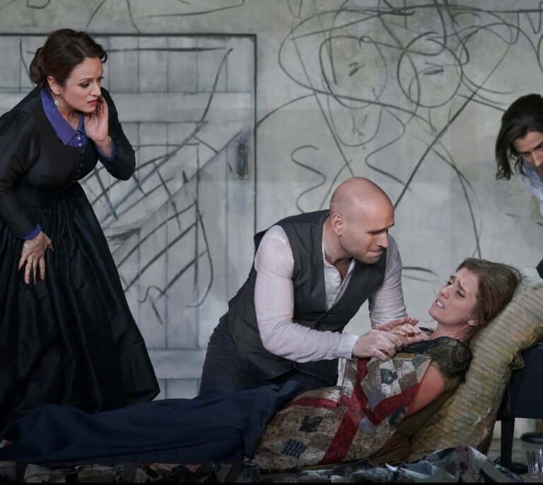 Lágrimas entre mascarillas con el regreso de ‘La bohème’ al Teatro Real