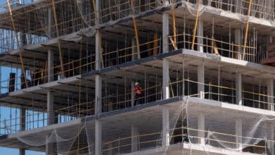 La construcción deberá convertir casi 1,4 millones de temporales en indefinidos en seis meses