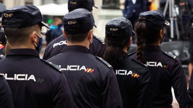 Policías nacionales, formados durante un acto oficial del Cuerpo.