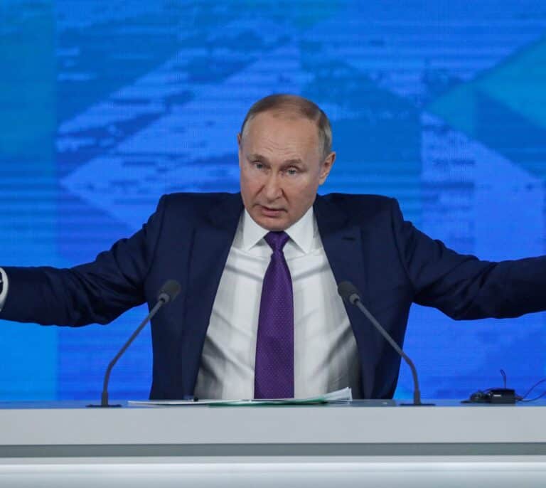 Putin aboca a Rusia al corralito