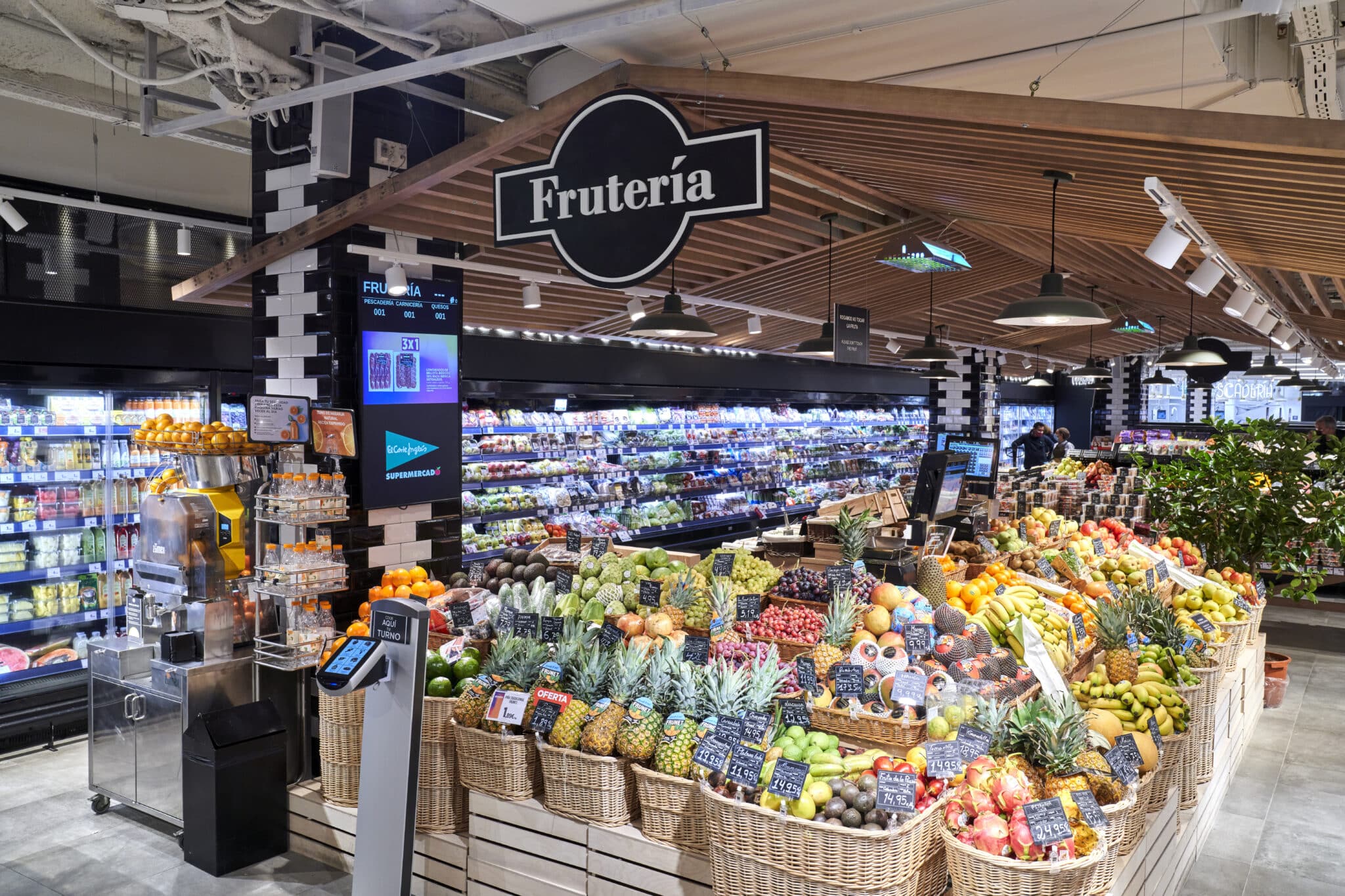 Imagen del interior de un supermercado de El Corte Inglés.