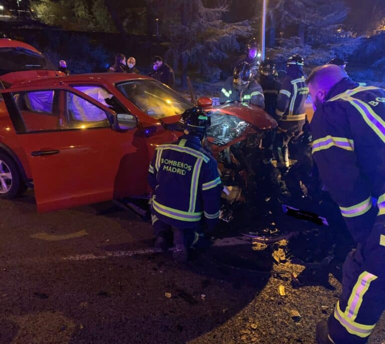 Al menos siete heridos en un accidente frontal con un vehículo kamikaze cerca de Moncloa