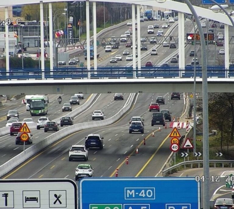 Las carreteras siguen atascadas por la operación salida del puente de la Constitución