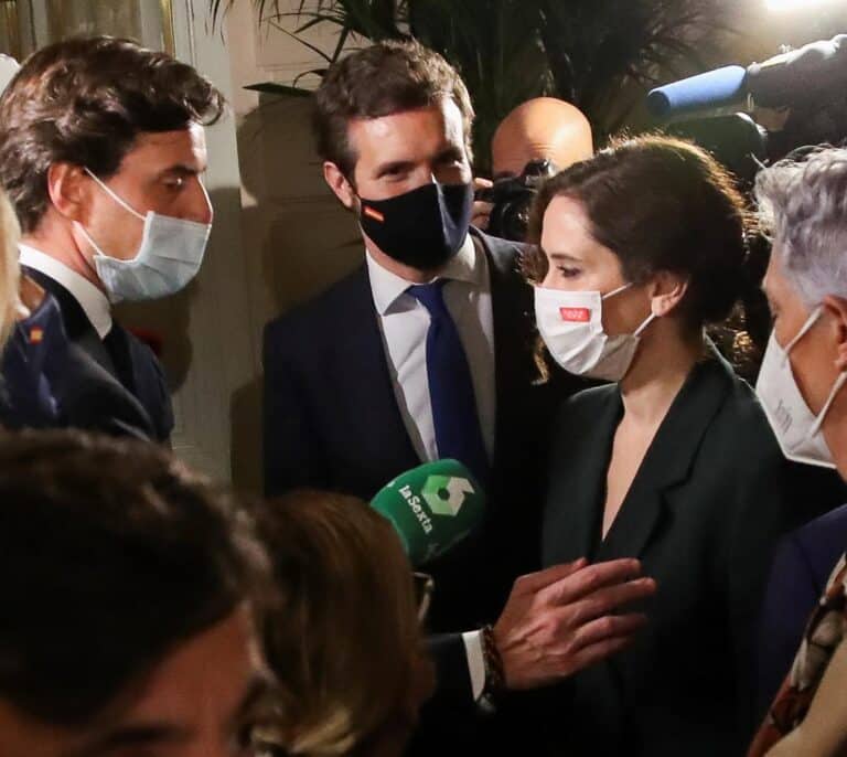 Casado, Ayuso y Rajoy en el Orient Express