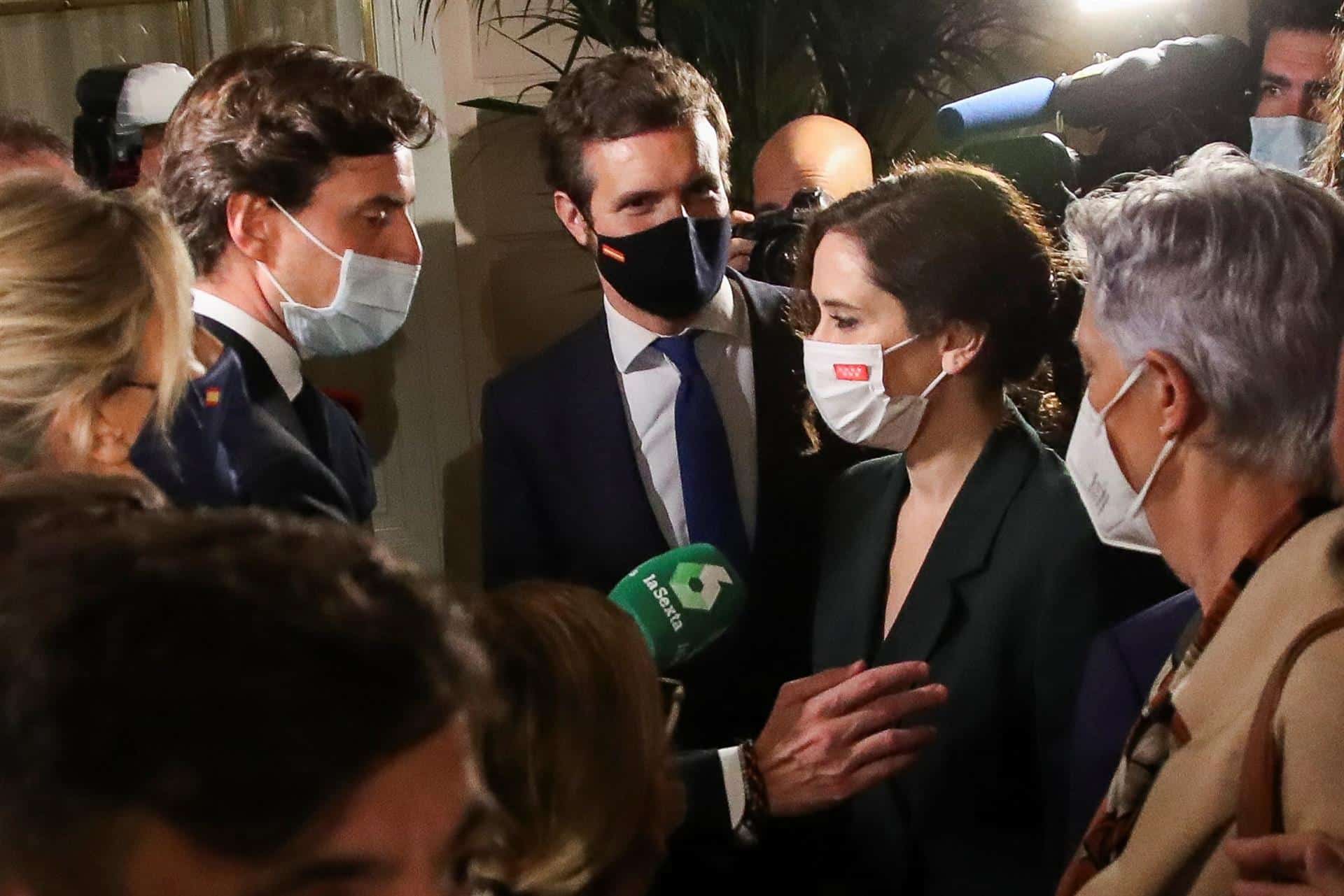 Pablo Casado e Isabel Díaz Ayuso, en la presentación del libro de Mariano Rajoy.