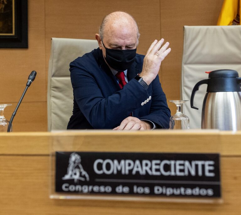 Fernández Díaz niega que Rajoy o Cospedal le ordenaran utilizar la Policía para salvar al PP
