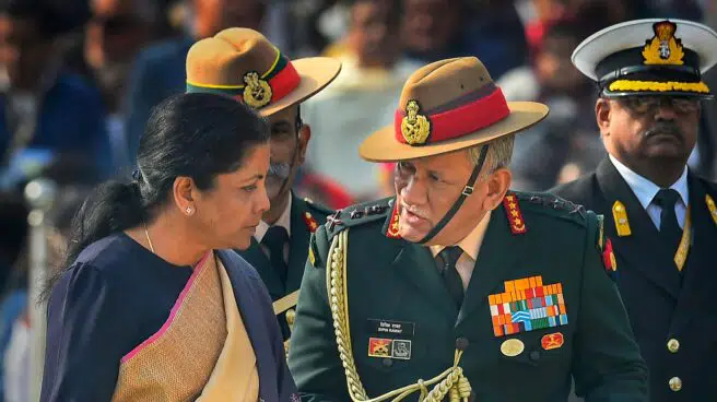 El jefe del Ejército de la India muere con otras 12 personas en un accidente de helicóptero