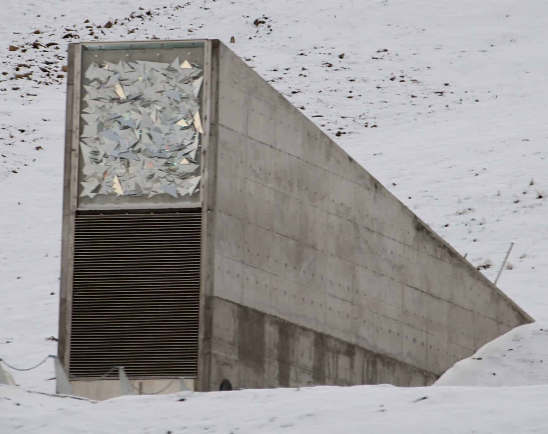 Entrada al Banco Mundial de Semillas de Svalbard, en el Polo Norte.