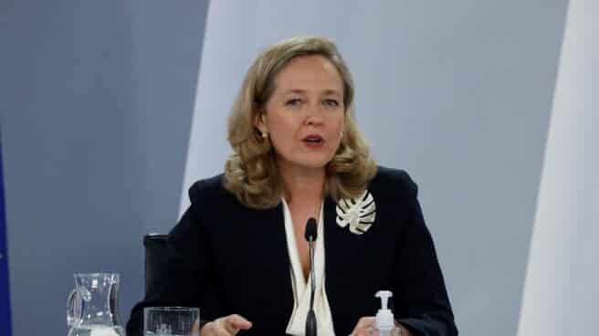 La ministra de Economía, Nadia Calviño, prepara la llegada de su ex jefe de comunicación en Indra La ministra de Economía Nadia Calviño, este martes en la rueda de prensa posterior al Consejo de Ministros.