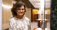 La ex vicepresidenta del Gobierno Carmen Calvo posa para El Independiente en un pasillo del Congreso de los Diputados