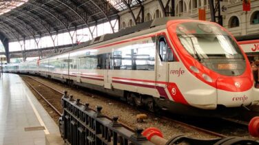 Renfe interrumpe la circulación de trenes por un atropello en Pineda de Mar