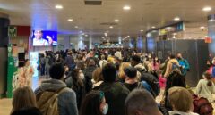 Caos en el control de pasaportes de la T1 de Barajas: "Es responsabilidad de Aena"
