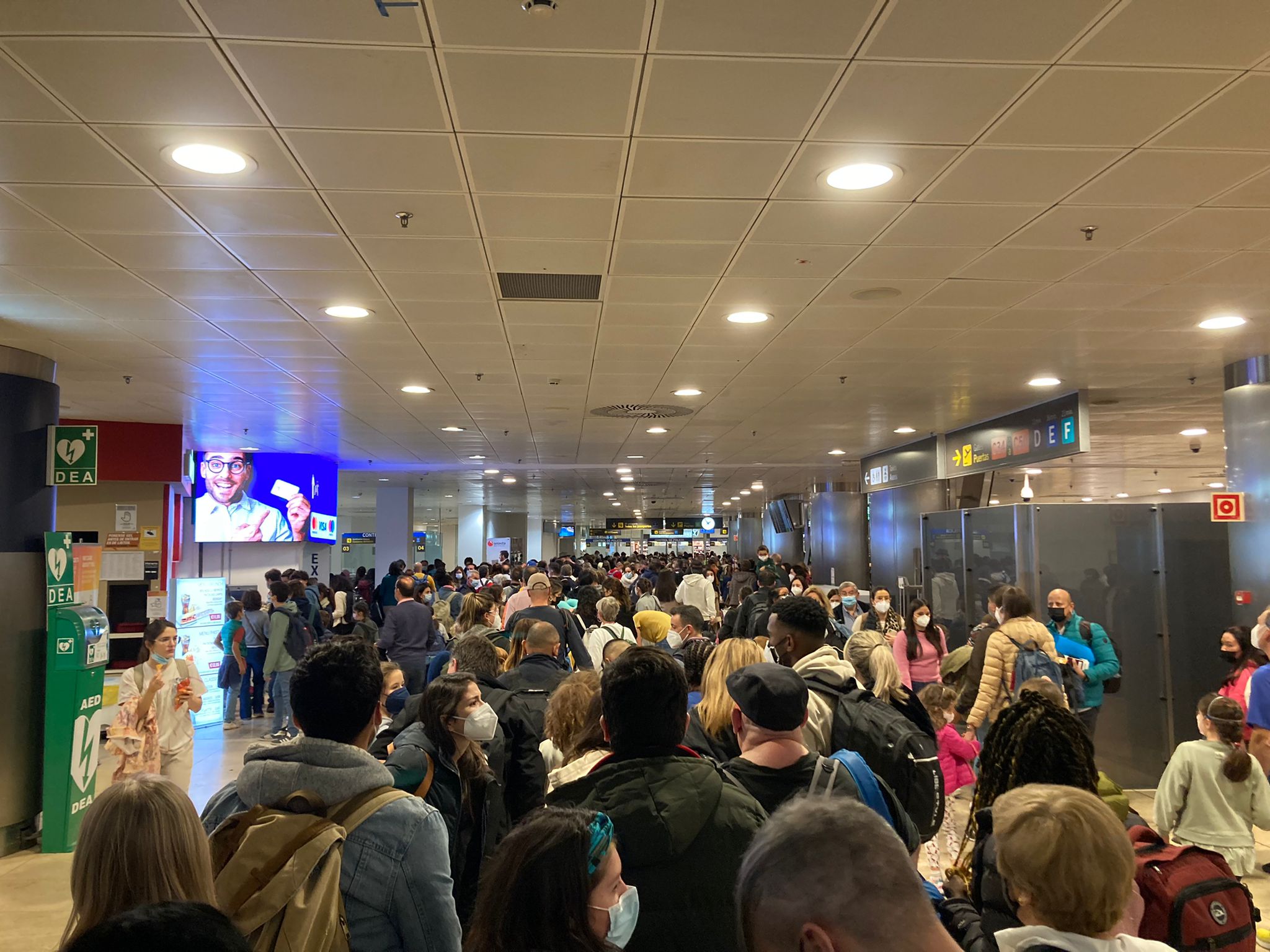 Colas en el control de pasaportes de la Terminal 1 del Aeropuerto Adolfo Suárez Madrid-Barajas