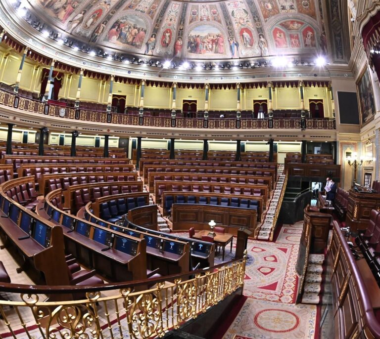 Máxima alerta en el Congreso: más de 50 diputados están contagiados o en cuarentena