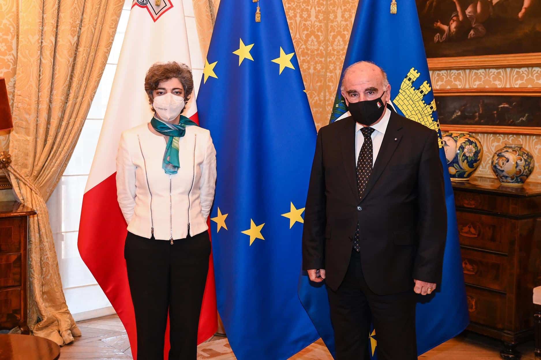 La embajadora Consuelo Femenía, con el presidente de Malta el pasado 17 de diciembre.