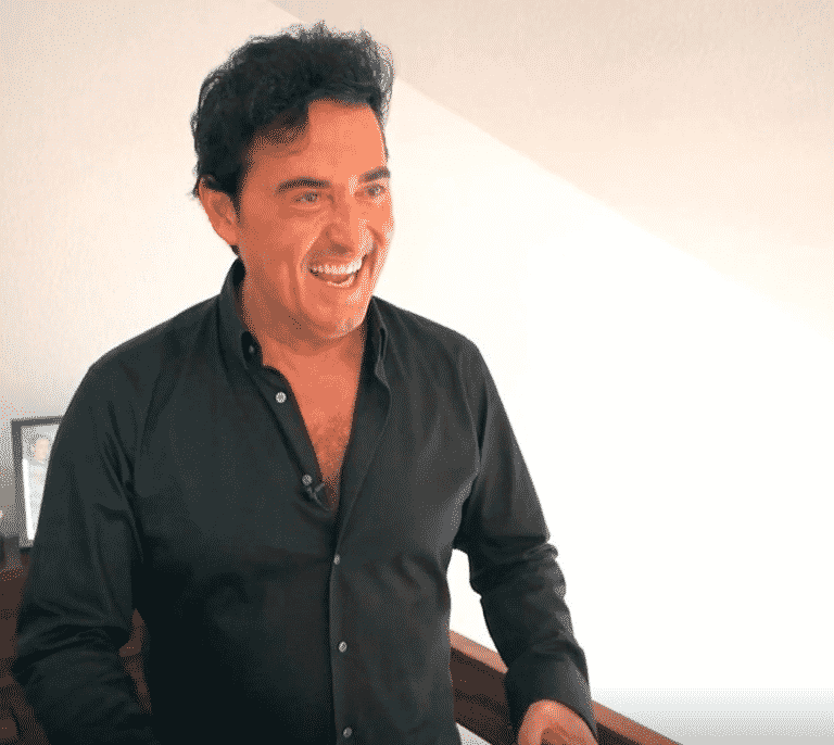 Carlos Marín, de Il Divo, en la UCI en coma inducido