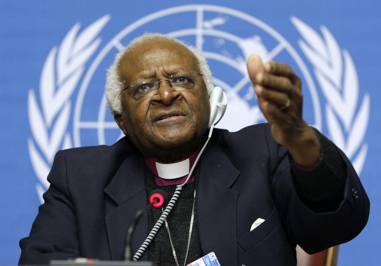 El Premio Nobel de la Paz Desmond Tutu.