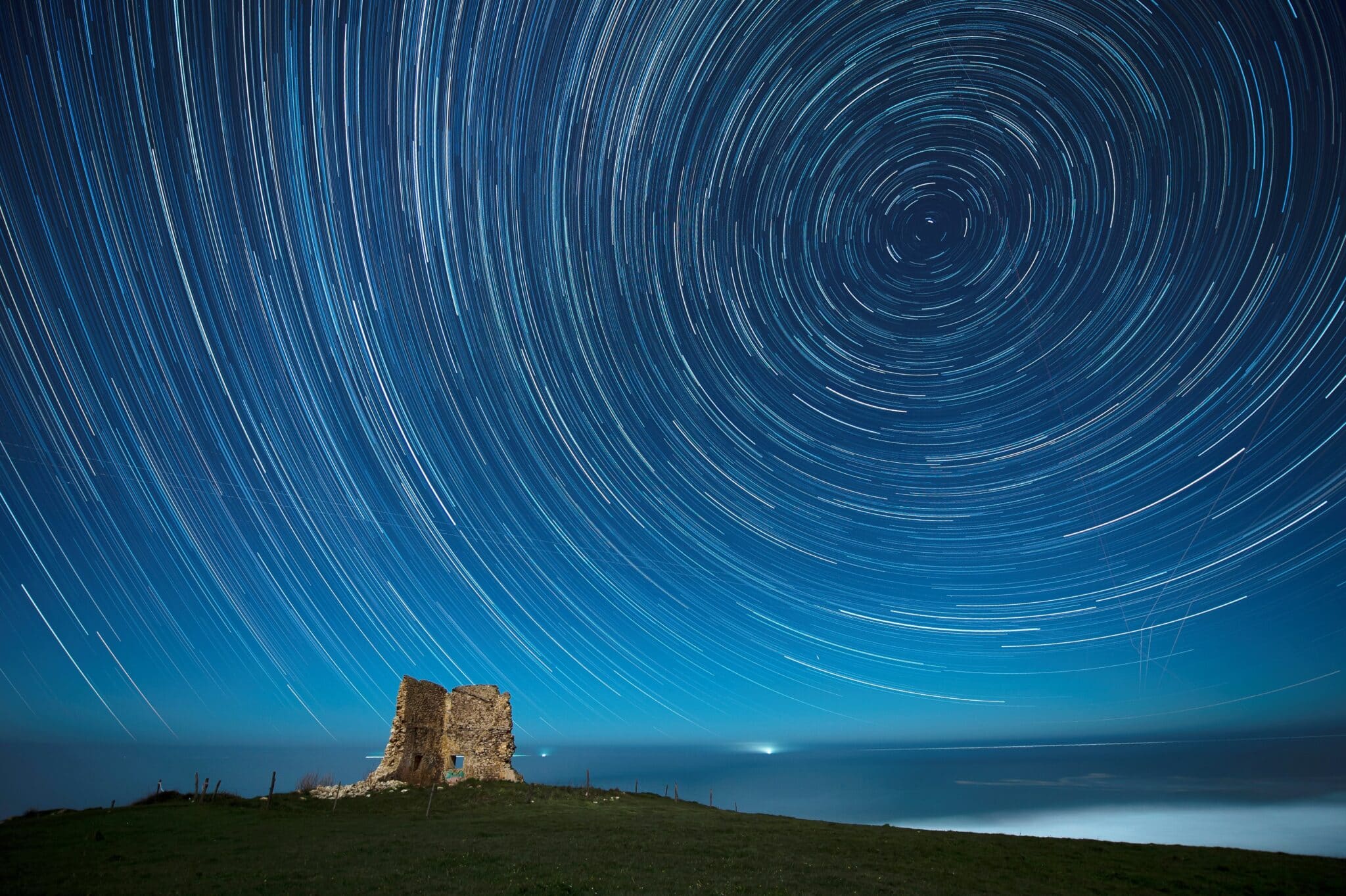 Lluvia de estrellas de la Gemínidas en Ubiarco (Cantabria).