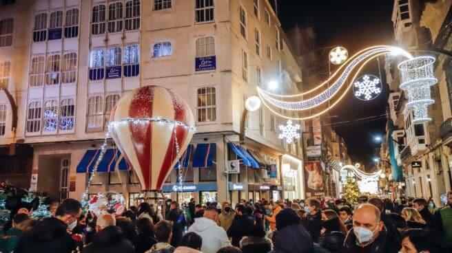 Ambiente en las calles y establecimientos de Vigo a una semana de Nochebuena.